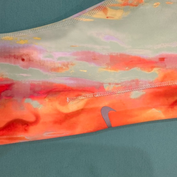 NWT Nike leggings - Picture 3 of 8